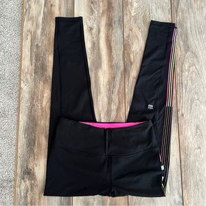 💕Victoria’s Secret VSX Sport Leggings Like New Size Medium 💕